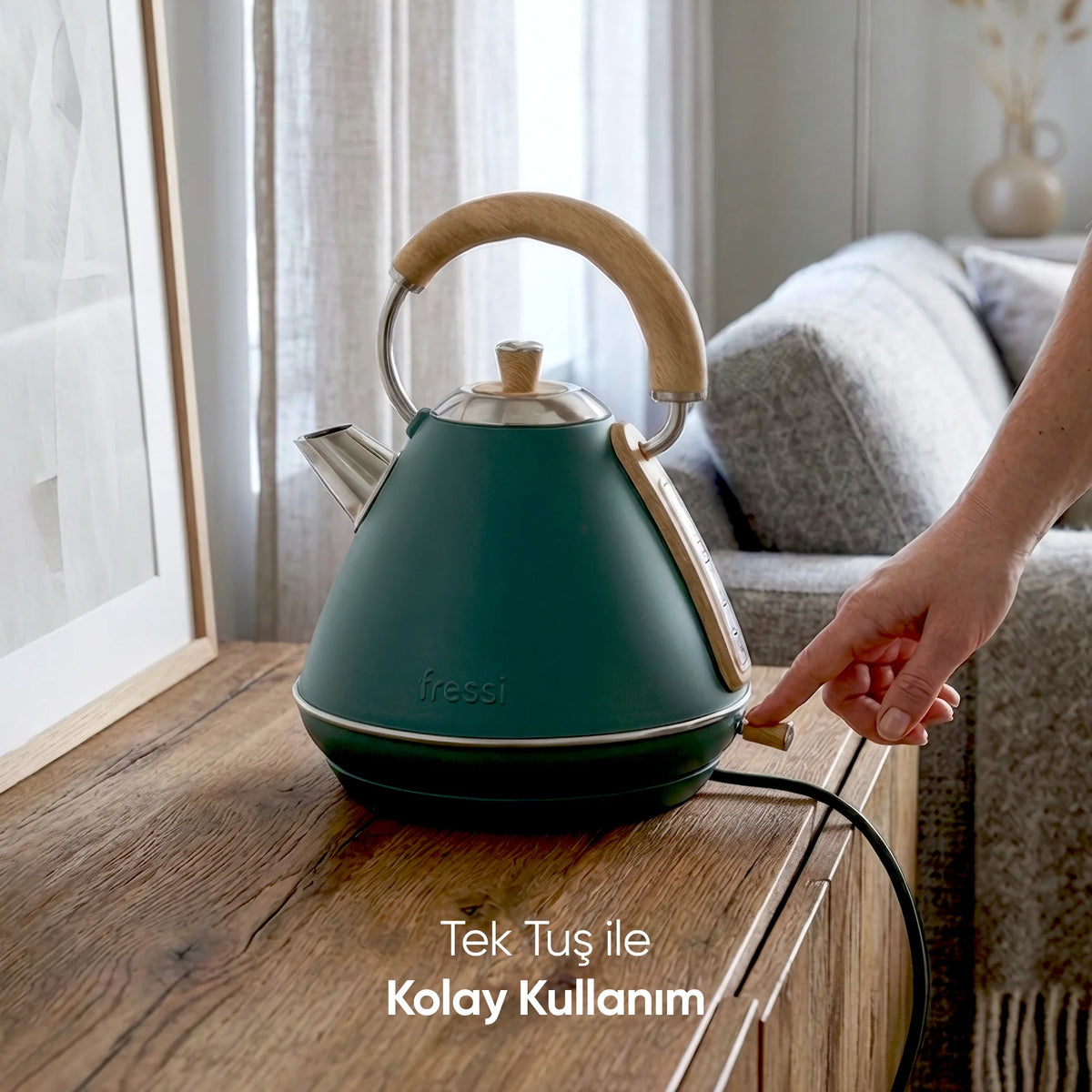 FR-KT07 Retro Mavera 1,7 Litre Ahşap Kulp Detaylı Kettle Su Isıtıcısı - Yeşil
